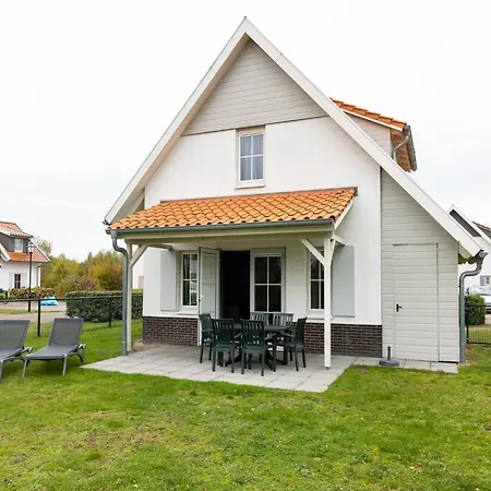 Villa Luxurious Villa, Washer & Sauna In Maasduinen Area
