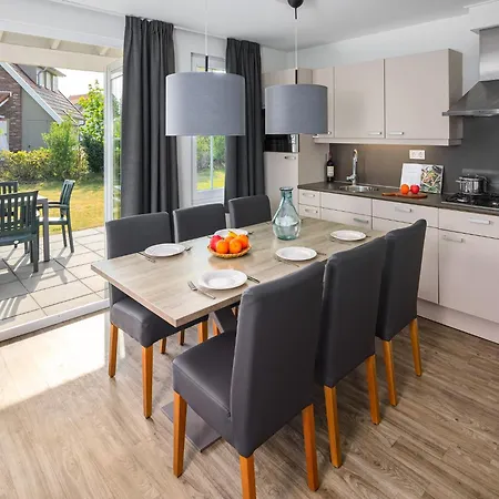 Luxurious Villa, Washer & Sauna In Maasduinen Area