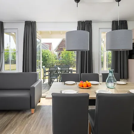 Luxurious Villa, Washer & Sauna In Maasduinen Area Villa